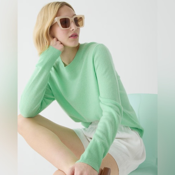 J.Crew Cashmere classic-fit crewneck sweater - Picture 1 of 4